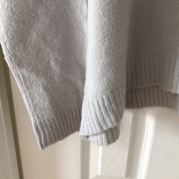 Ladies sweater - Picture 4 of 6